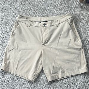 Men’s Lululemon golf shorts